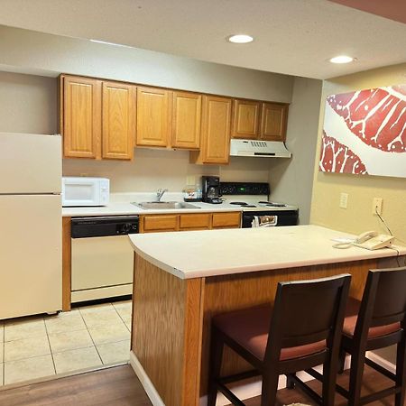 Hawthorn Extended Stay By Wyndham Wichita Exteriör bild