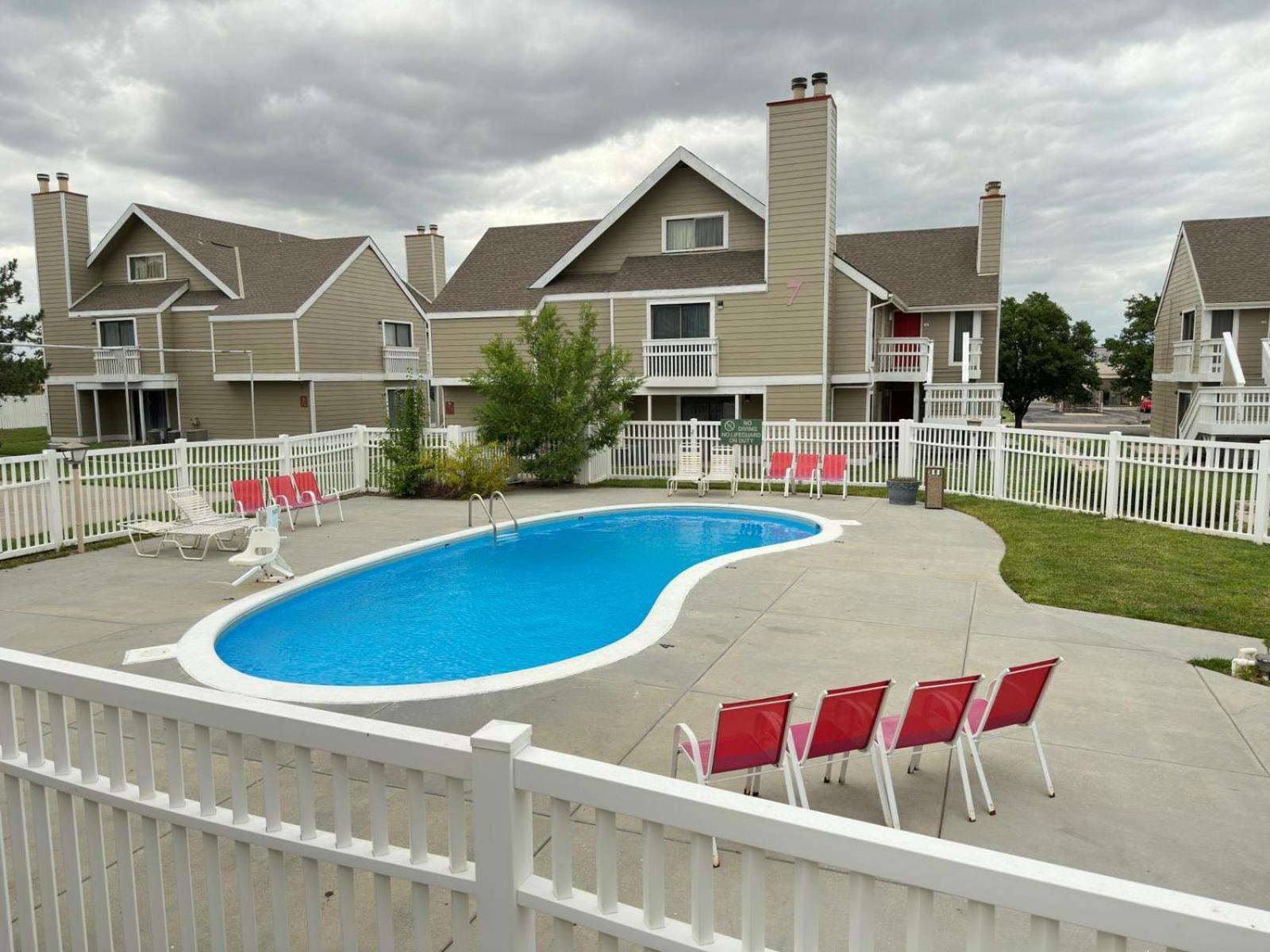 Hawthorn Extended Stay By Wyndham Wichita Exteriör bild