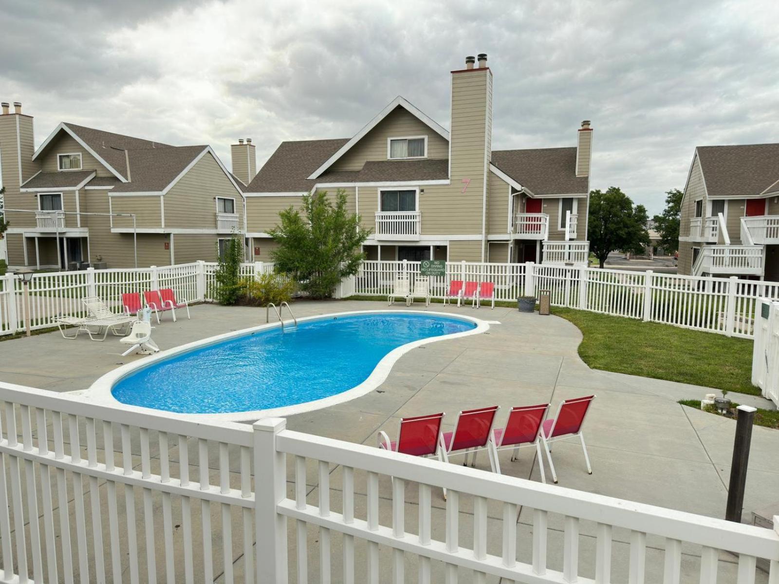 Hawthorn Extended Stay By Wyndham Wichita Exteriör bild