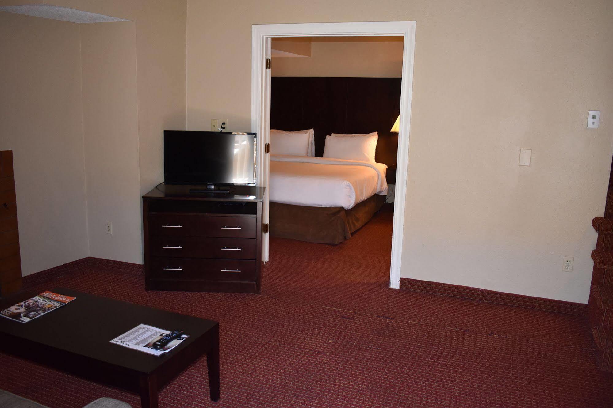 Hawthorn Extended Stay By Wyndham Wichita Exteriör bild